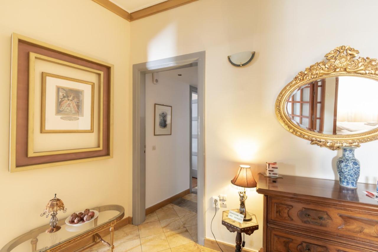 Ideal 4 Bdr Apartment In Plaka For 10! Athén Kültér fotó