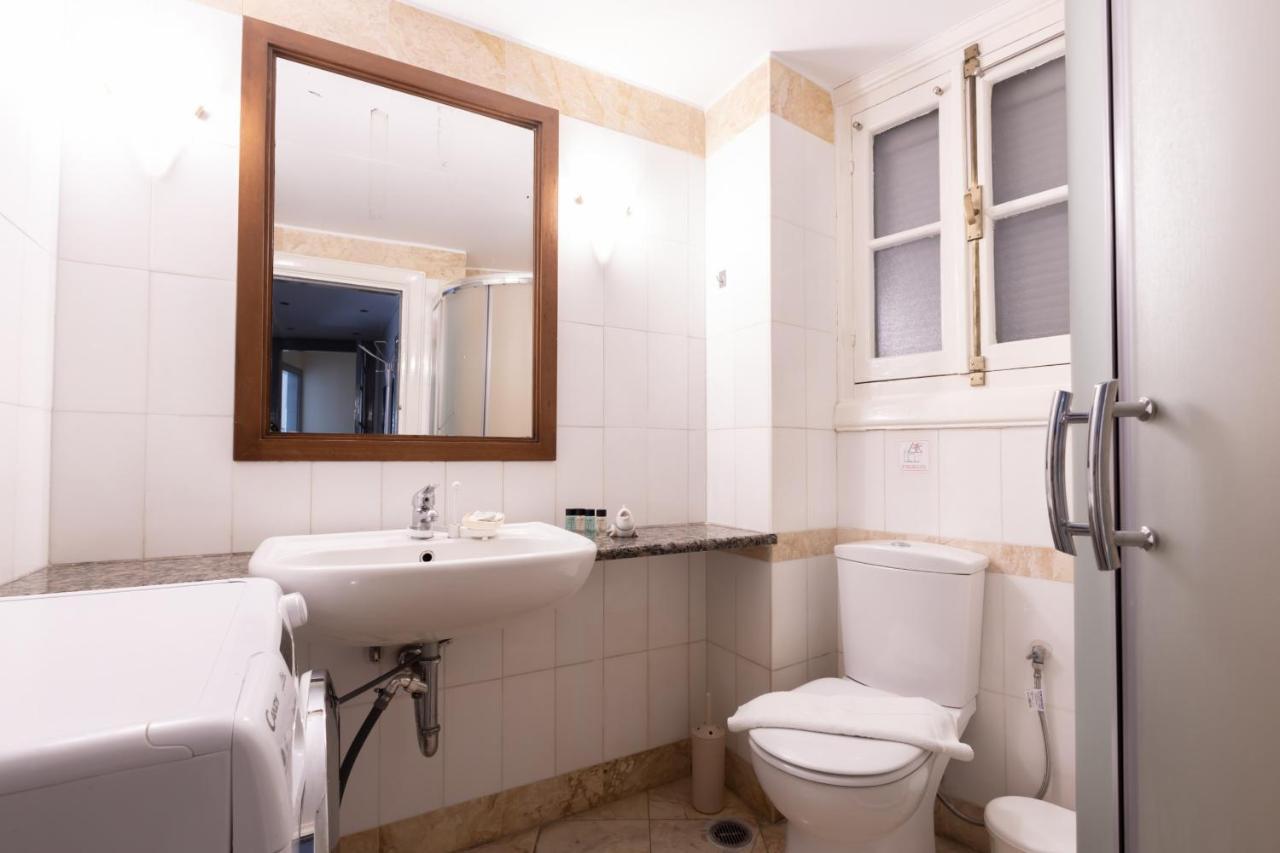 Ideal 4 Bdr Apartment In Plaka For 10! Athén Kültér fotó